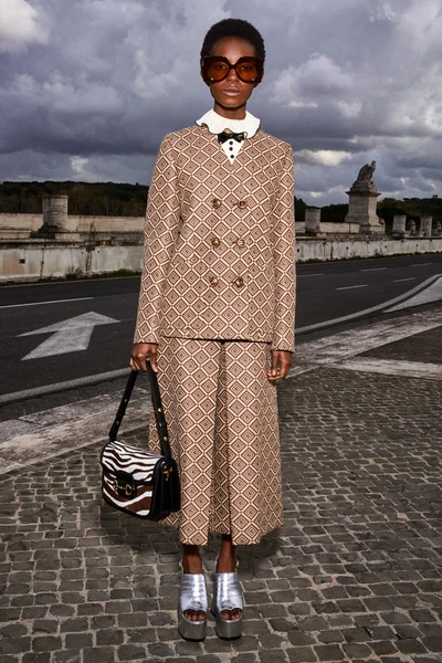 Look 19